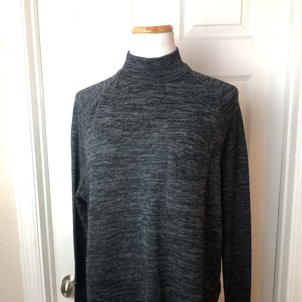 Tee shirt top long sleeve pocket left top